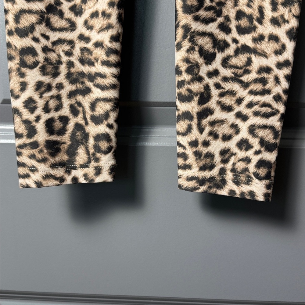 Beach Riot Sport Leopard Legging - Picture 5 of 7
